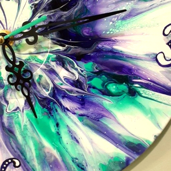 Hand Crafted Vinyl Record Clock Repurposed Upcycled Acrylic Fluid Art Wall Art - Picture 4 of 10